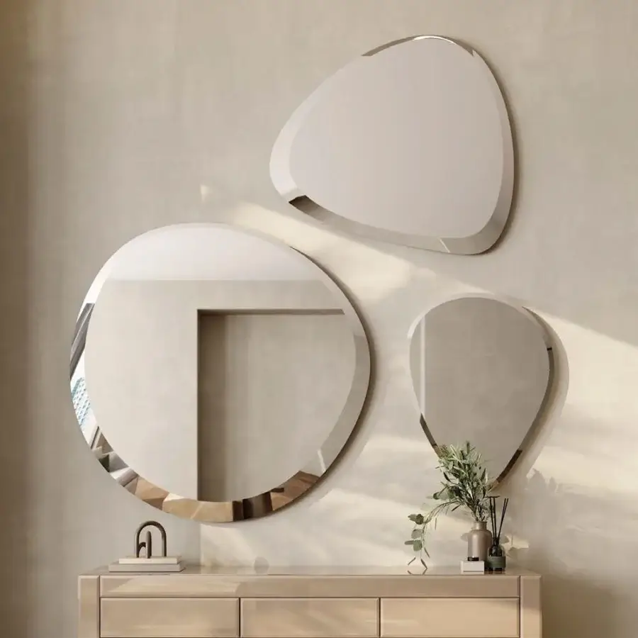 Exceptional Reflex Seventy mirror with irregular shape and beveled edge crafted in extra-clear glass