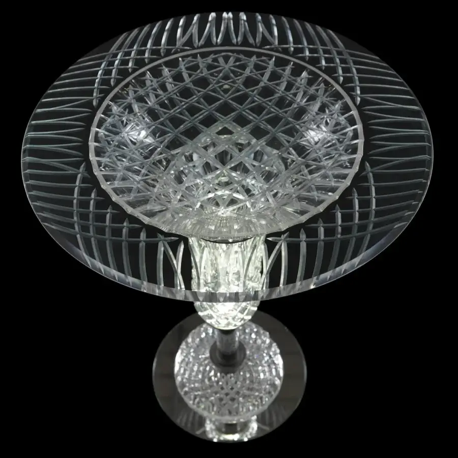 Superior Reflex Palazzo Ducale side table with engraved crystal support and mirrored glass plinth, illuminated with integrated lighting