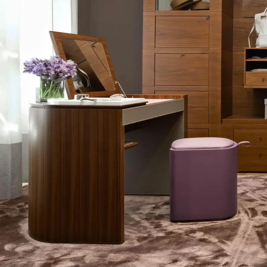 Exclusive Giorgetti Venus vanity with Canaletto walnut structure and saddle leather inserts in warm brown with suede-effect finish